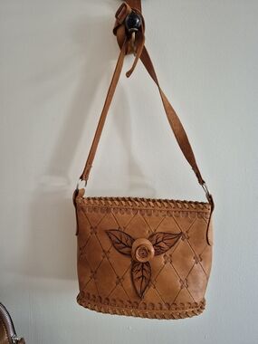Vintage Mexican Hand Tooled Leather With 3D Rose Accent Crossbody Bag in Tan